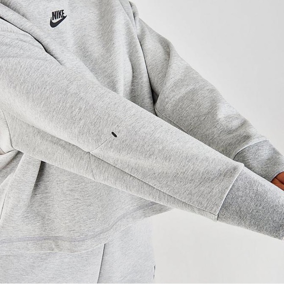 Nike Sportswear Tech Fleece Women's Oversized Turtleneck Sweatshirt - Light Gray - Picture 3 of 15
